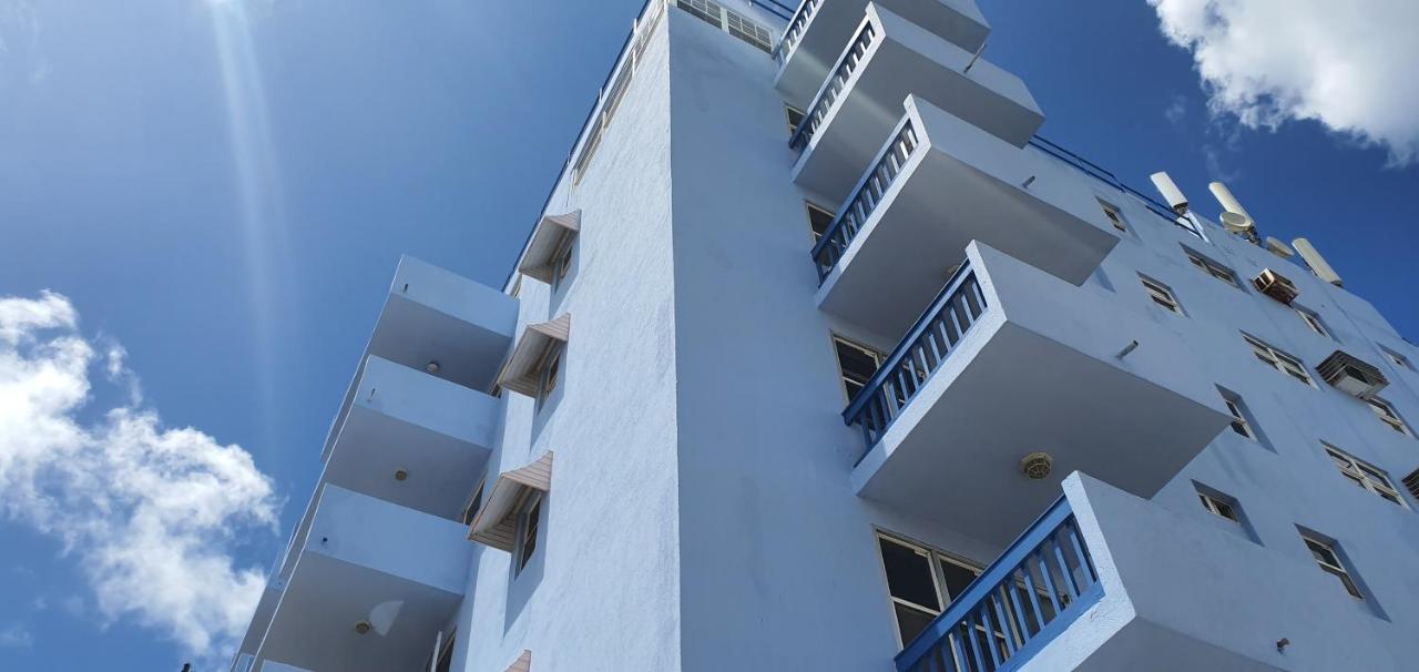Hastings Towers 4D - Studio Apt Opp Beach Bridgetown Bagian luar foto