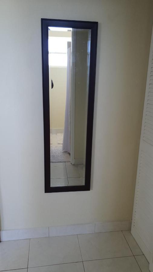 Hastings Towers 4D - Studio Apt Opp Beach Bridgetown Bagian luar foto