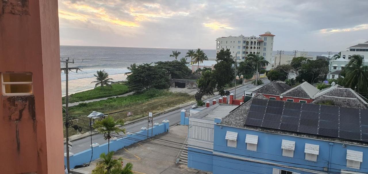 Hastings Towers 4D - Studio Apt Opp Beach Bridgetown Bagian luar foto