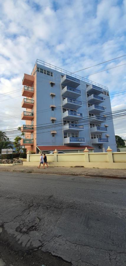 Hastings Towers 4D - Studio Apt Opp Beach Bridgetown Bagian luar foto