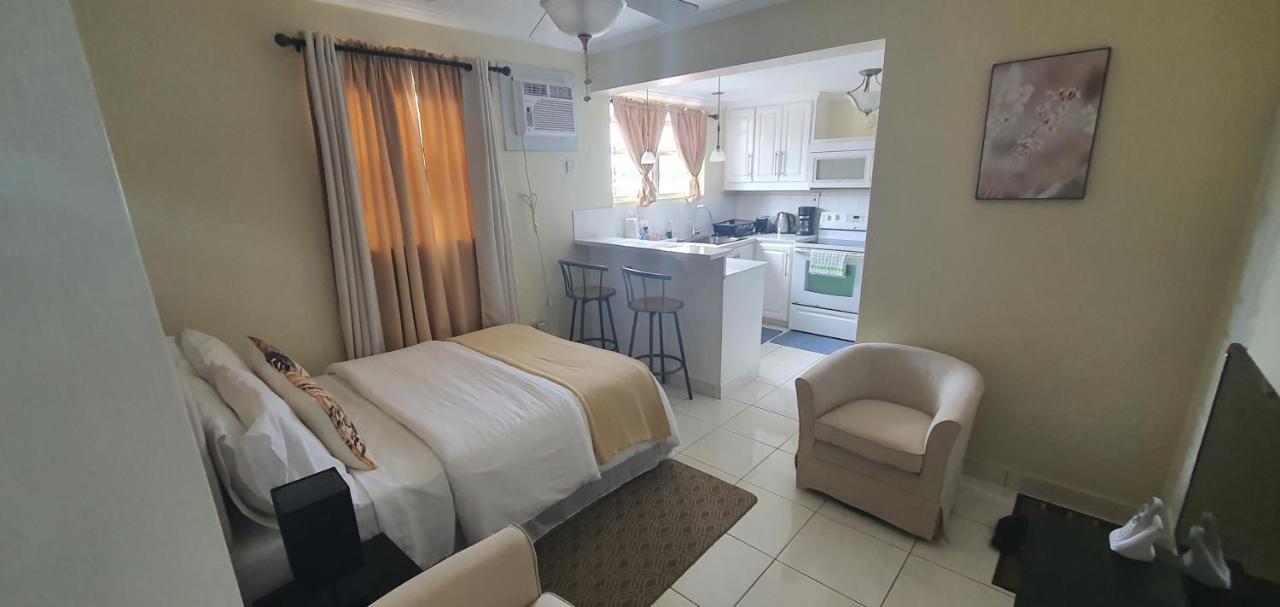 Hastings Towers 4D - Studio Apt Opp Beach Bridgetown Bagian luar foto